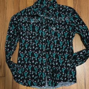 Women’s Cowgirl Hardware shirt excellent condition